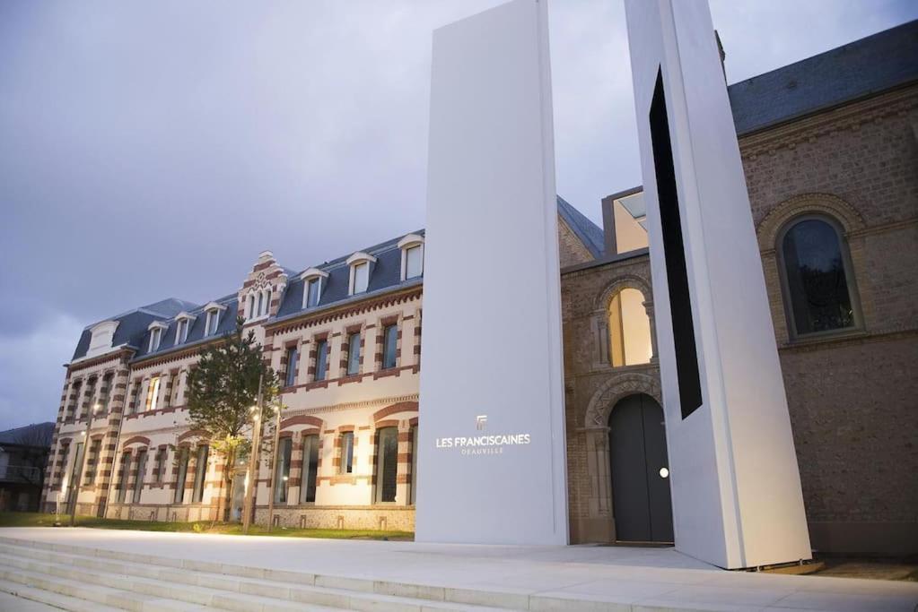 Le Cyrano, Deauville - App. T2 Proche De La Mer Екстериор снимка