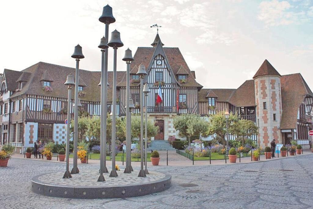 Le Cyrano, Deauville - App. T2 Proche De La Mer Екстериор снимка